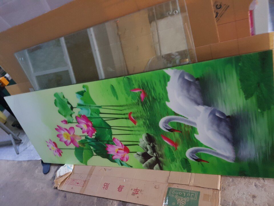 in chữ trên kính
